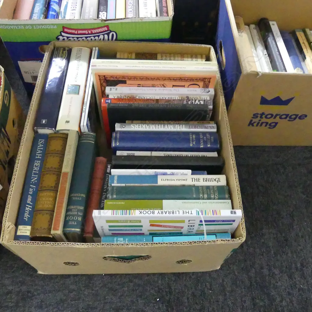 BOX OF ASST BOOKS Image 1++