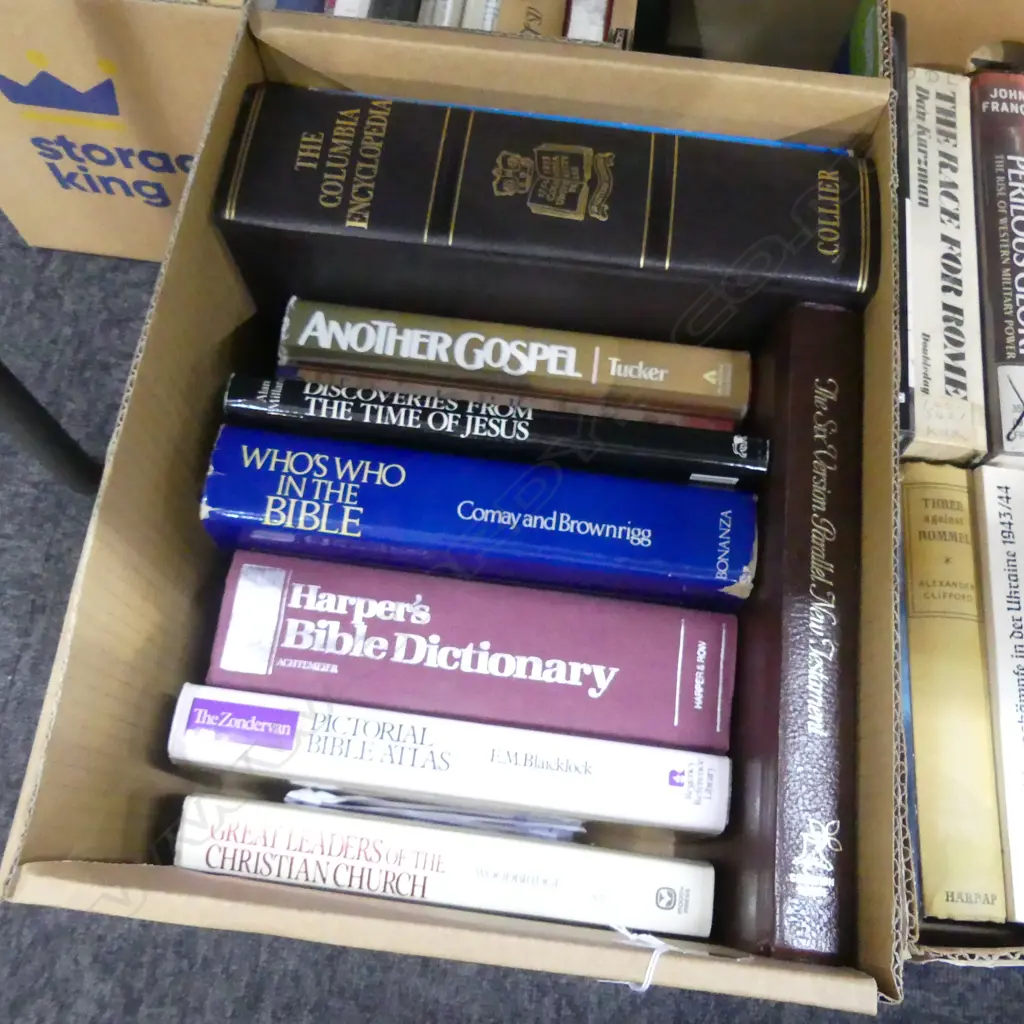 BOX OF ASST BOOKS Image 1++