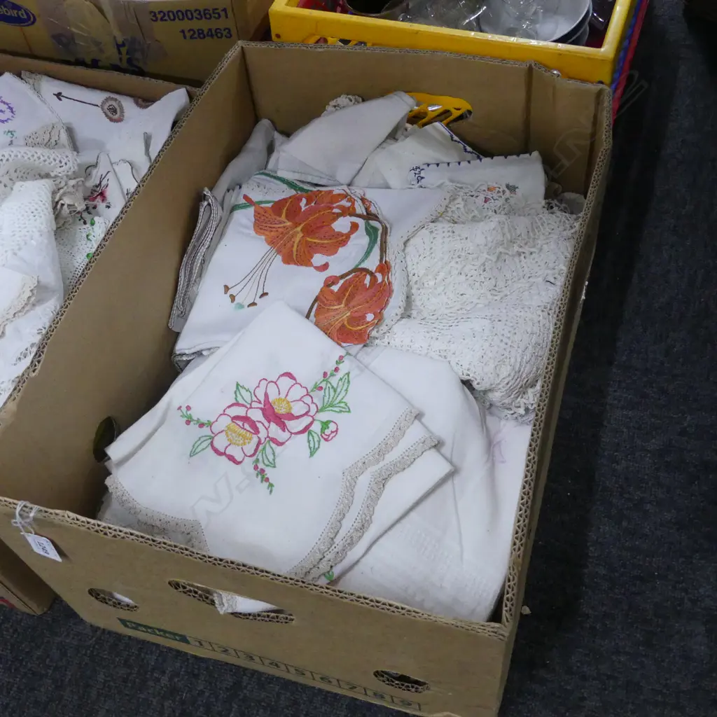 BOX VINTAGE LINEN Image 1++