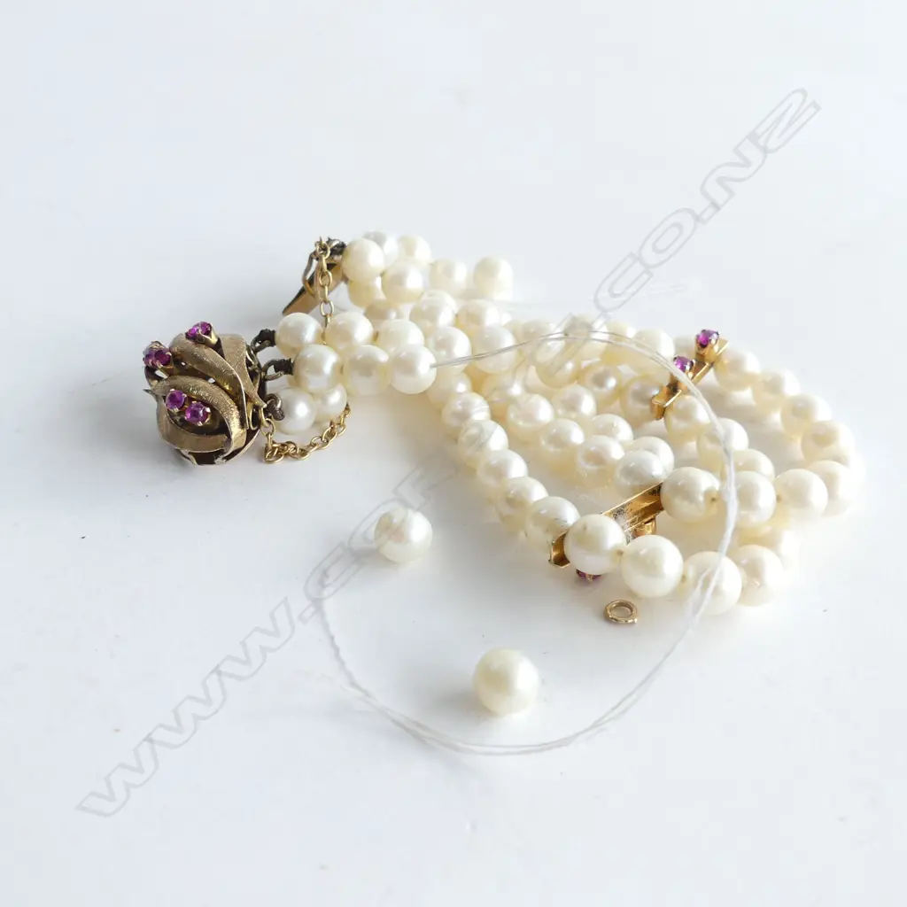 GOLD RUBY & PEARL BRACELET TRIPLE STRAND BUT BROKEN Image 1++