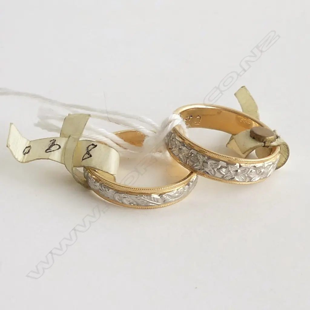 2 X 18CT GOLD PALLADIUM BAND RINGS NEW OLD STOCK 7.15gms Image 1++