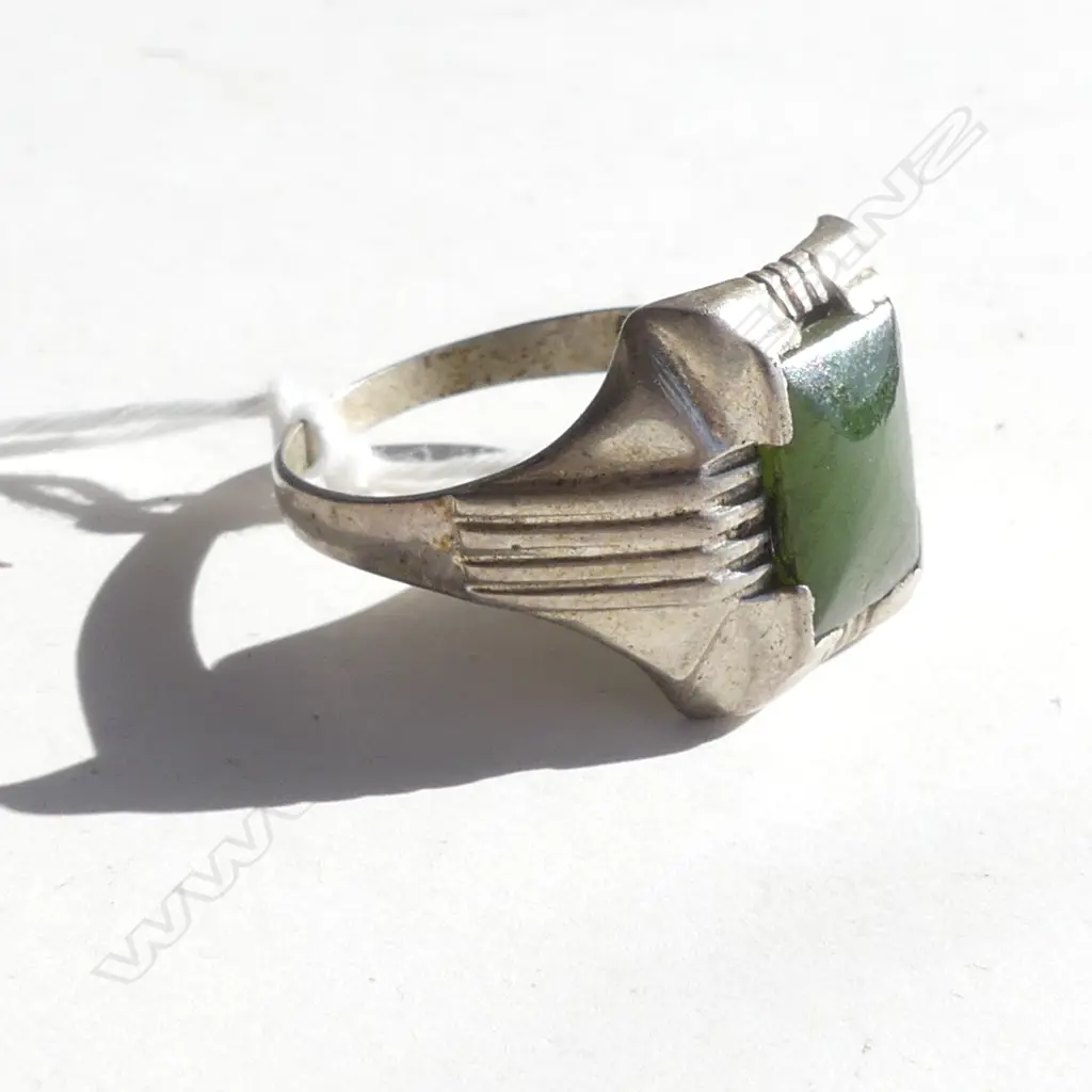 ST SILVER & GREEN STONE MENS RING  Image 1++
