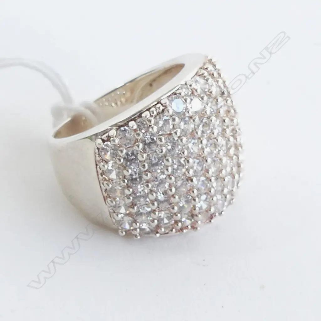 LGE SILVER & CZ DESIGNER CLUSTER RING Image 1++