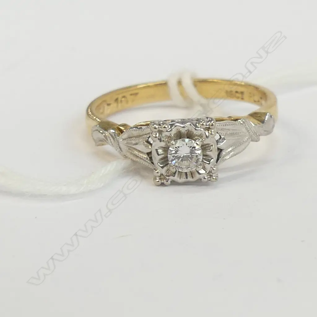 ESTATE 18CT & PLATINUM & DIAMOND RING  W. 3.36gms Image 1++