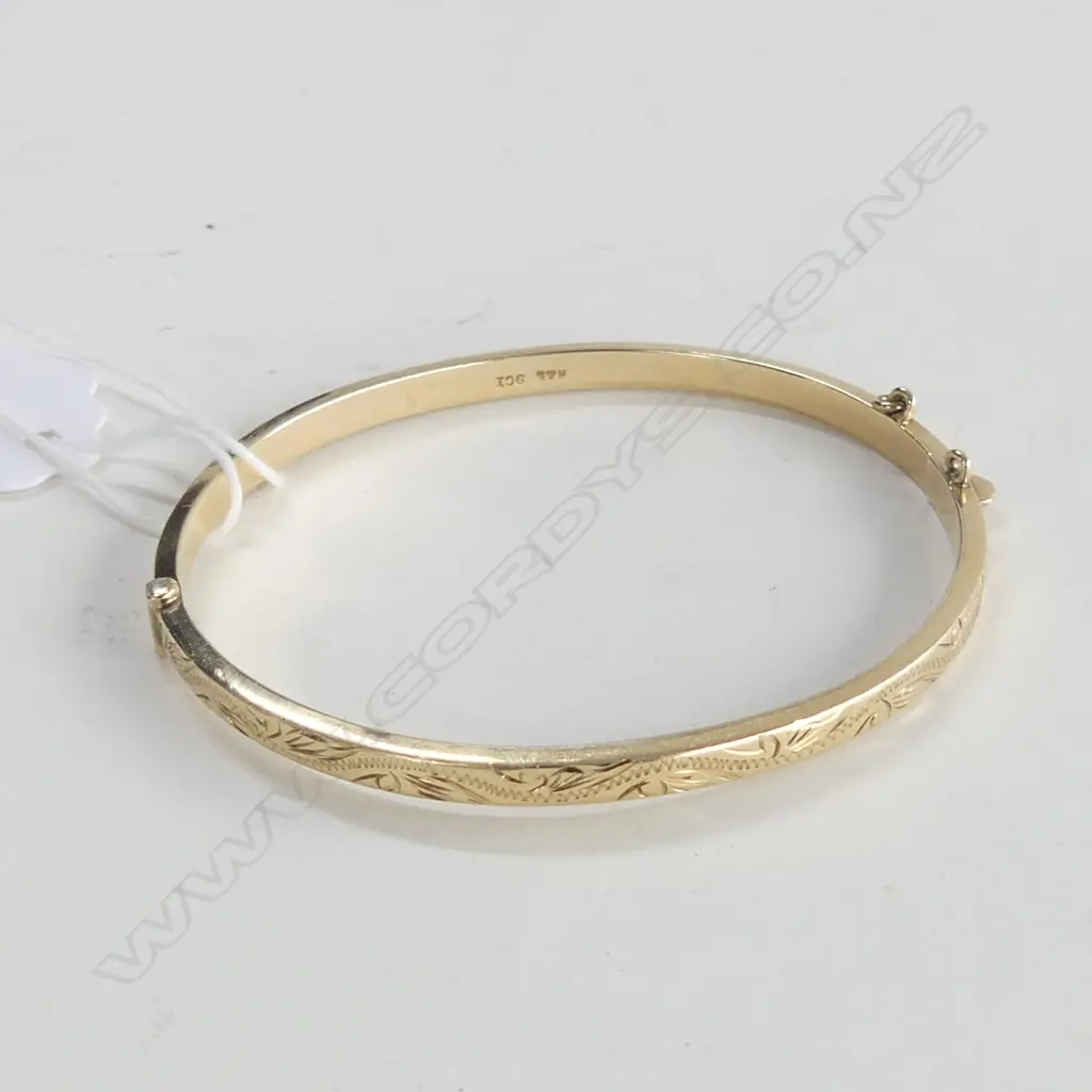 9CT YELLOW GOLD HINGED BANGLE 6.5gms Image 1++