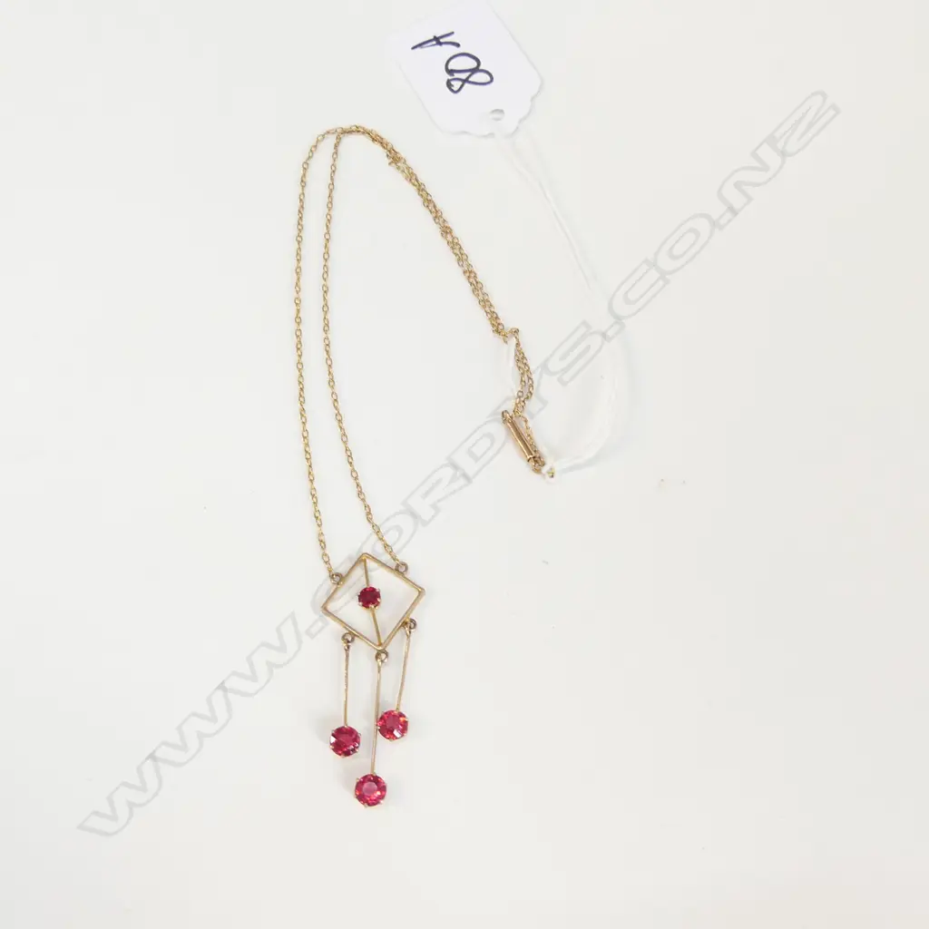 9CT PENDANT NECKLACE w. 4 RED STONES 2.7 GRAMS Image 1++