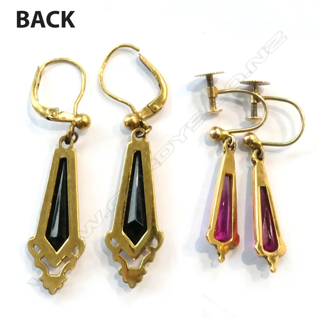 1 PR 9CT GOLD EARRINGS RED STONES & BLACK FACETED PANELS SCREW-ON Image 1++