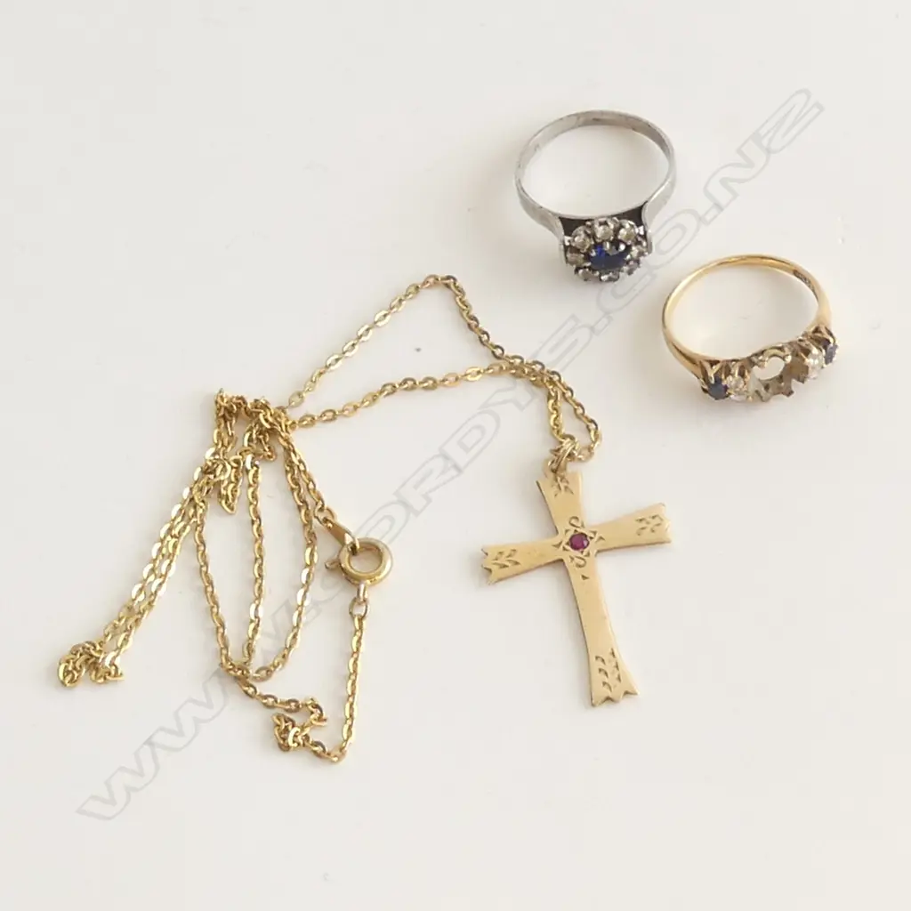18CT RING BROKEN 2.5gms + 9CT CROSS 1.4gms + OTHER RING Image 1++