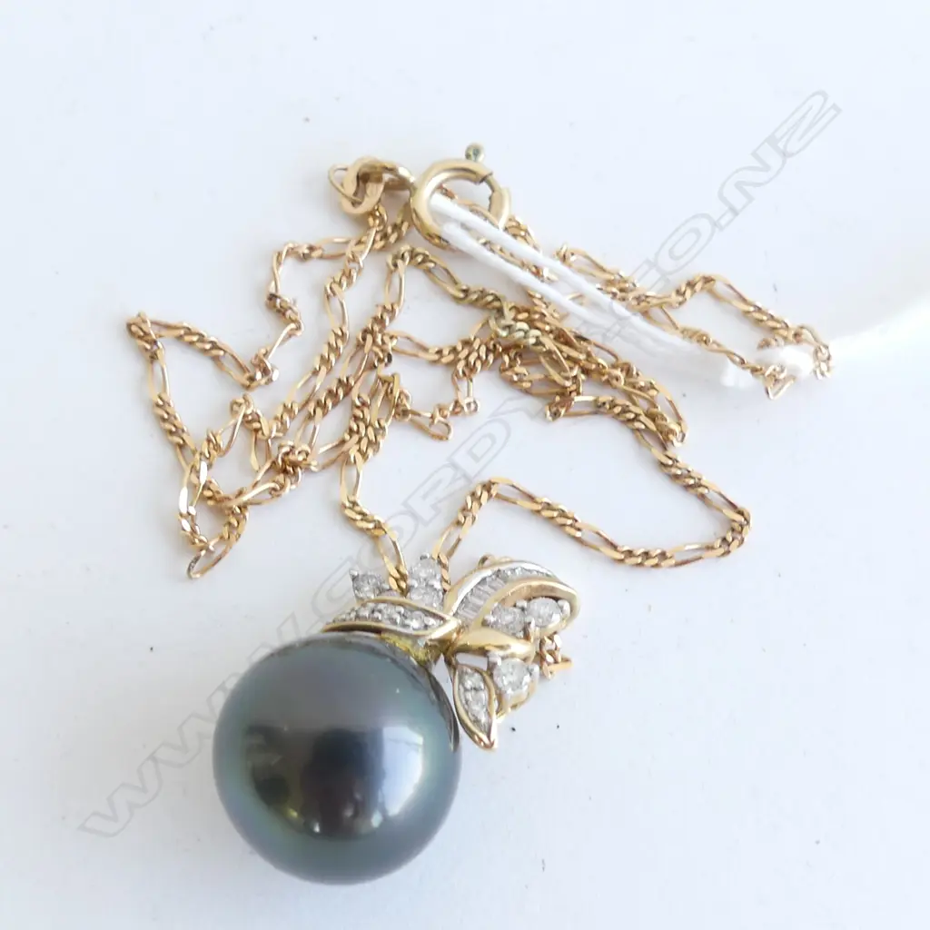 14CT TAHITIAN PEARL & DIAMOND PENDANT ON 9CT CHAIN  Image 1++
