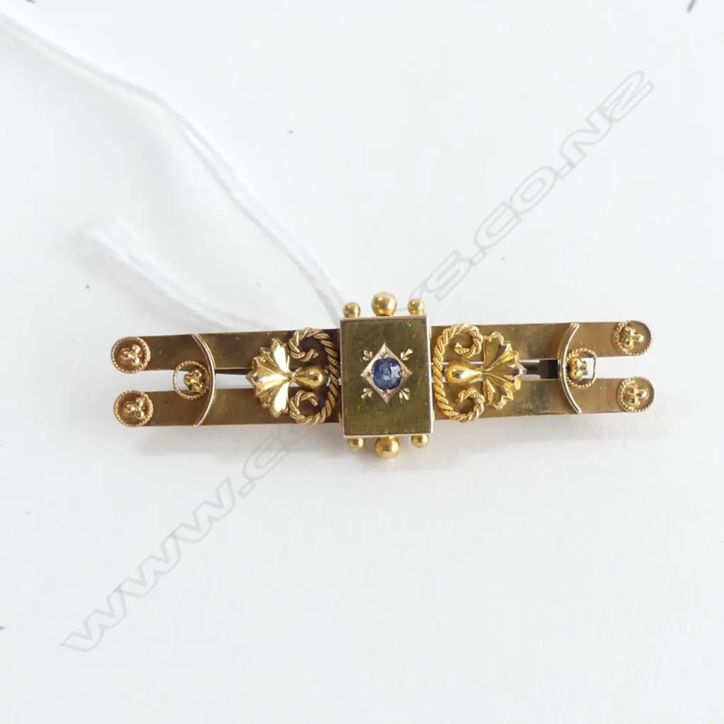 VICTORIAN 15CT GOLD DBLE BAR BROCH  WITH SAPPHIRE DOUBLET ? 3.6gms Image 1++
