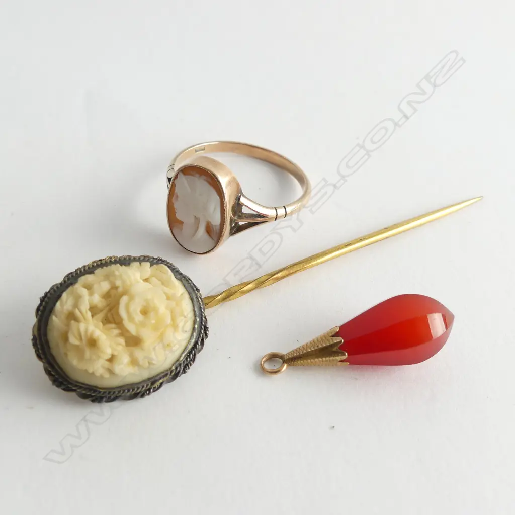 9CT CAMEO RING, CARVED IVORY & GOLD? PIN WITH CARNELIAN PENDANT Image 1++