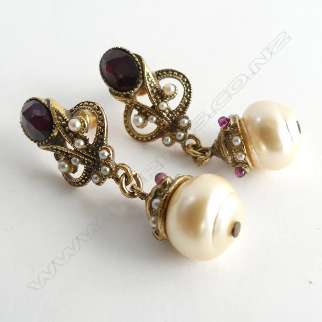 COSTUME PEARL DROP EARRINGS SOME LOSSES Image 1++