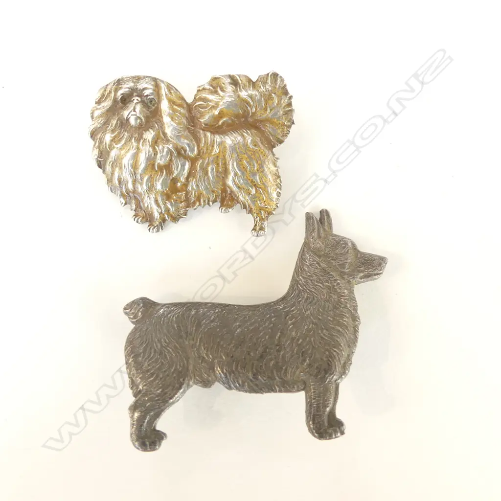 2 VINTAGE DOG BROOCHES: 1 SILVER Image 1++