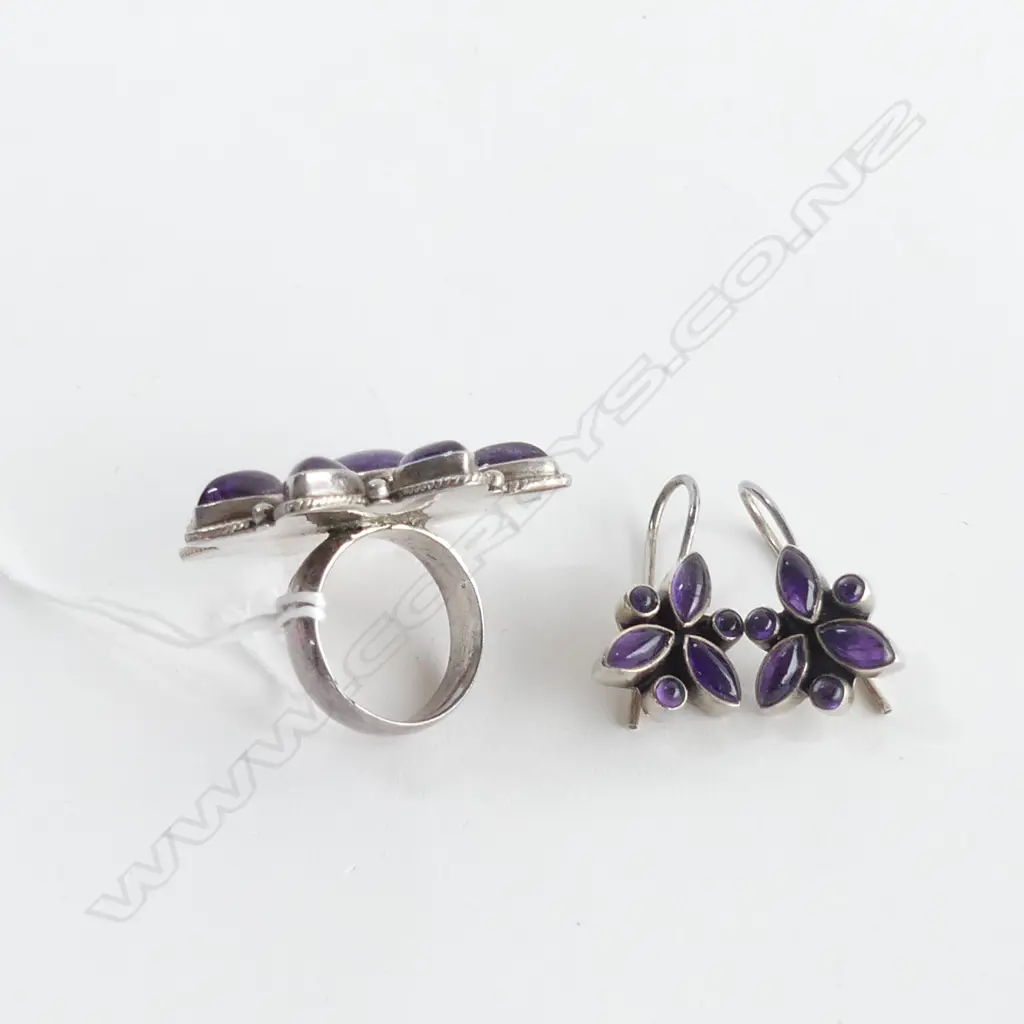 LGE SILVER  & AMETHYST FLOWER HEAD RING & PR EARRINGS Image 1++