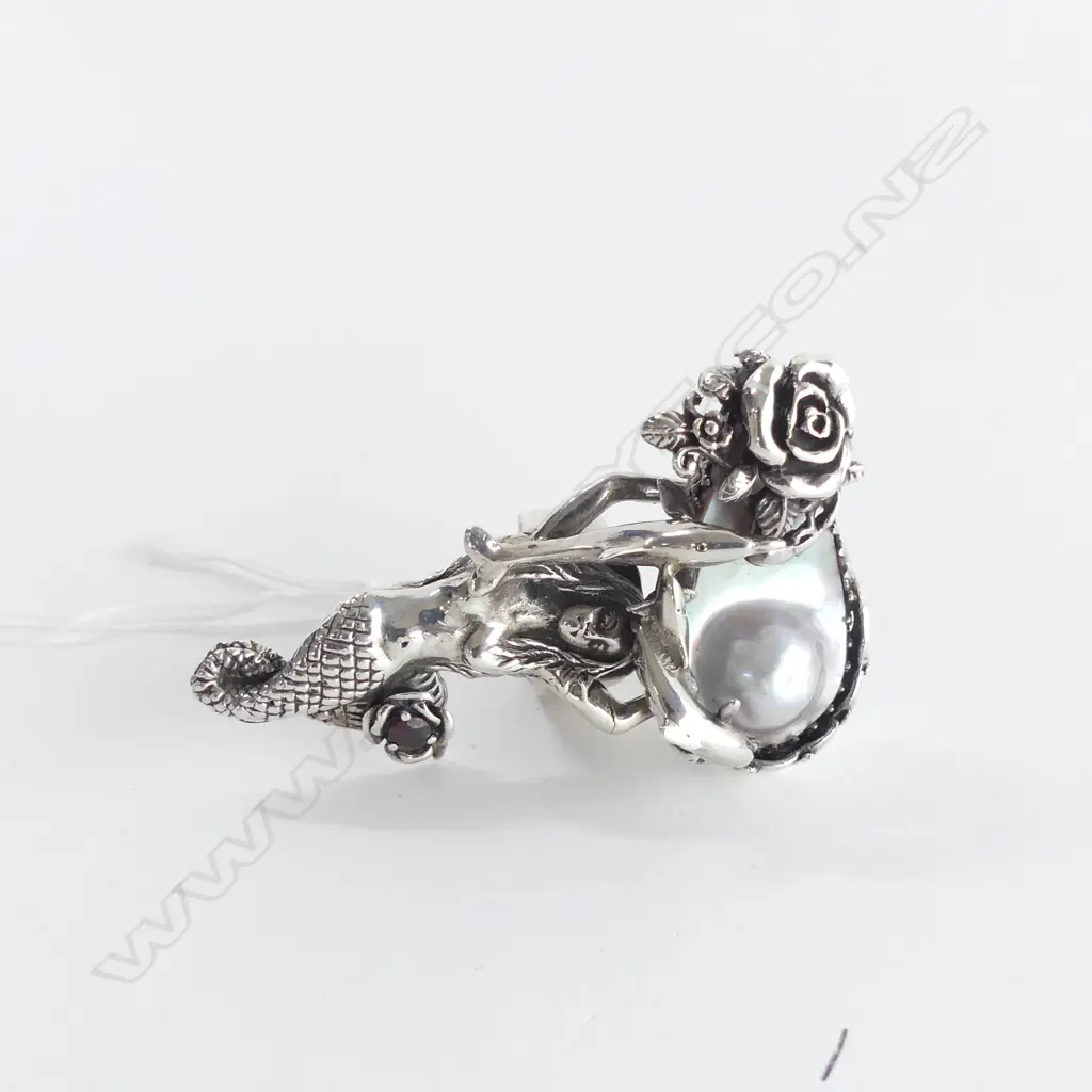LGE SILVER DESIGNER MERMAID RING W MABE PEARL DOLPHINS & ROSE L.65mm Image 1++