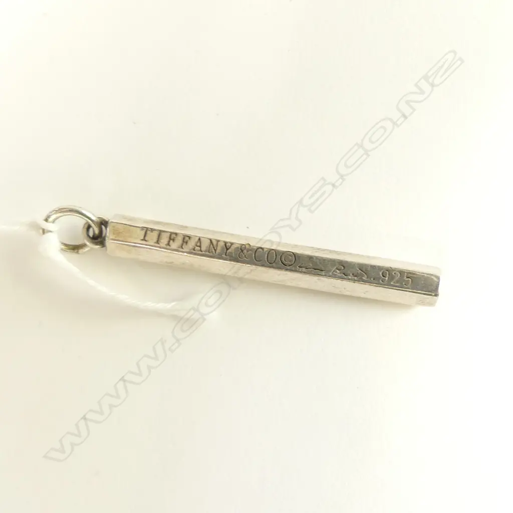TIFFANY & CO SILVER DESIGNER HEXAGONAL ROD PENDANT Image 1++