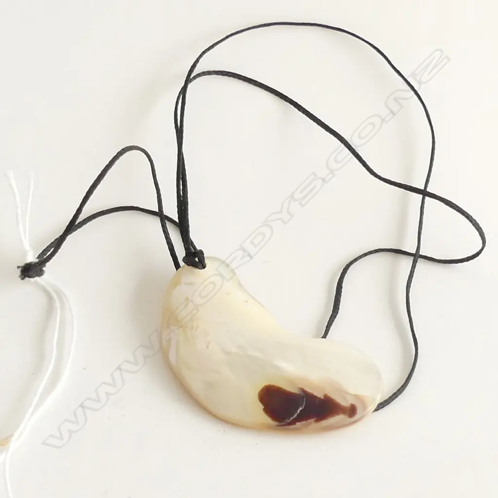 MOTHER OF PEARL  PENDANT Image 1++