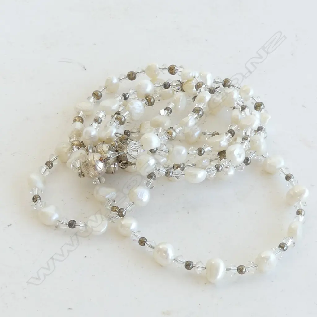 FRESHWATER PEARLS & CRYSTAL NECKLACE & 4 MATCHING BRACELETS - ALL HAVE MAGNETIC CLASPS Image 1++