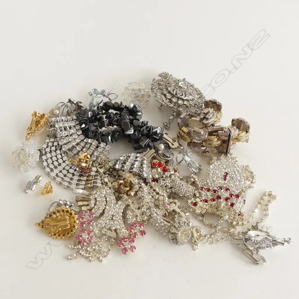 ASST. DIAMANTE COSTUME JEWELLERY + 2 BRACELETS 1 STG Image 1++