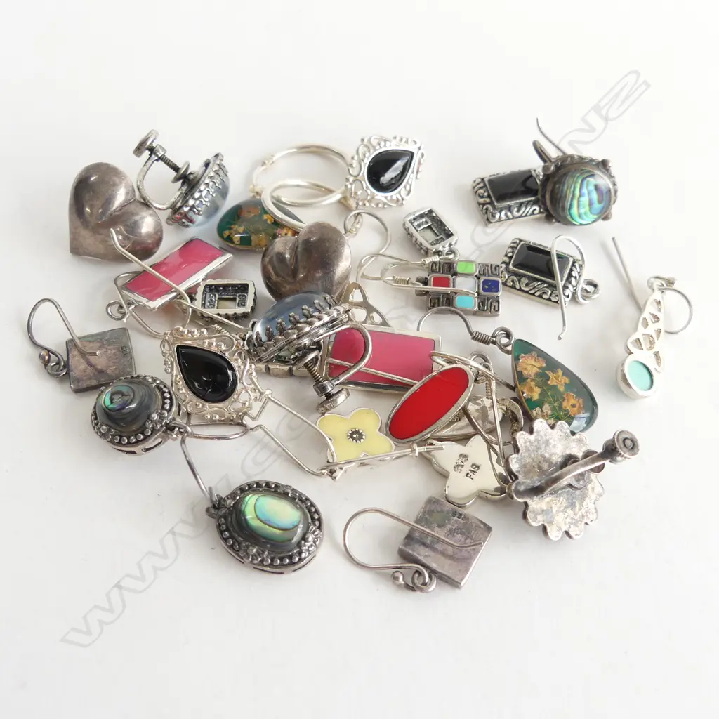 15 PRS ASST. STG EARRINGS 57 GRAMS Image 1++