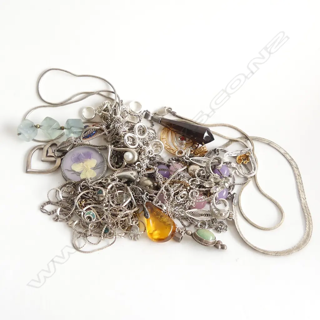 ASST. STG NECKLACES / BRACELETS (tangled) 109 GRAMS Image 1++
