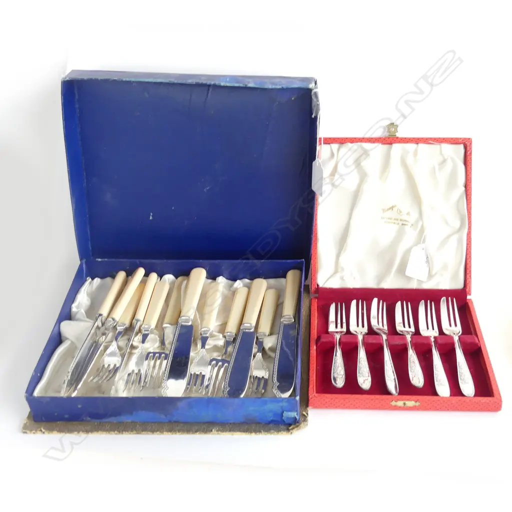 BONE HANDLE FISH CUTLERY, 6 KNIVES, 6 FORKS + 6 EP CAKE FORKS - BOTH IN ORIGINAL BOXES Image 1++