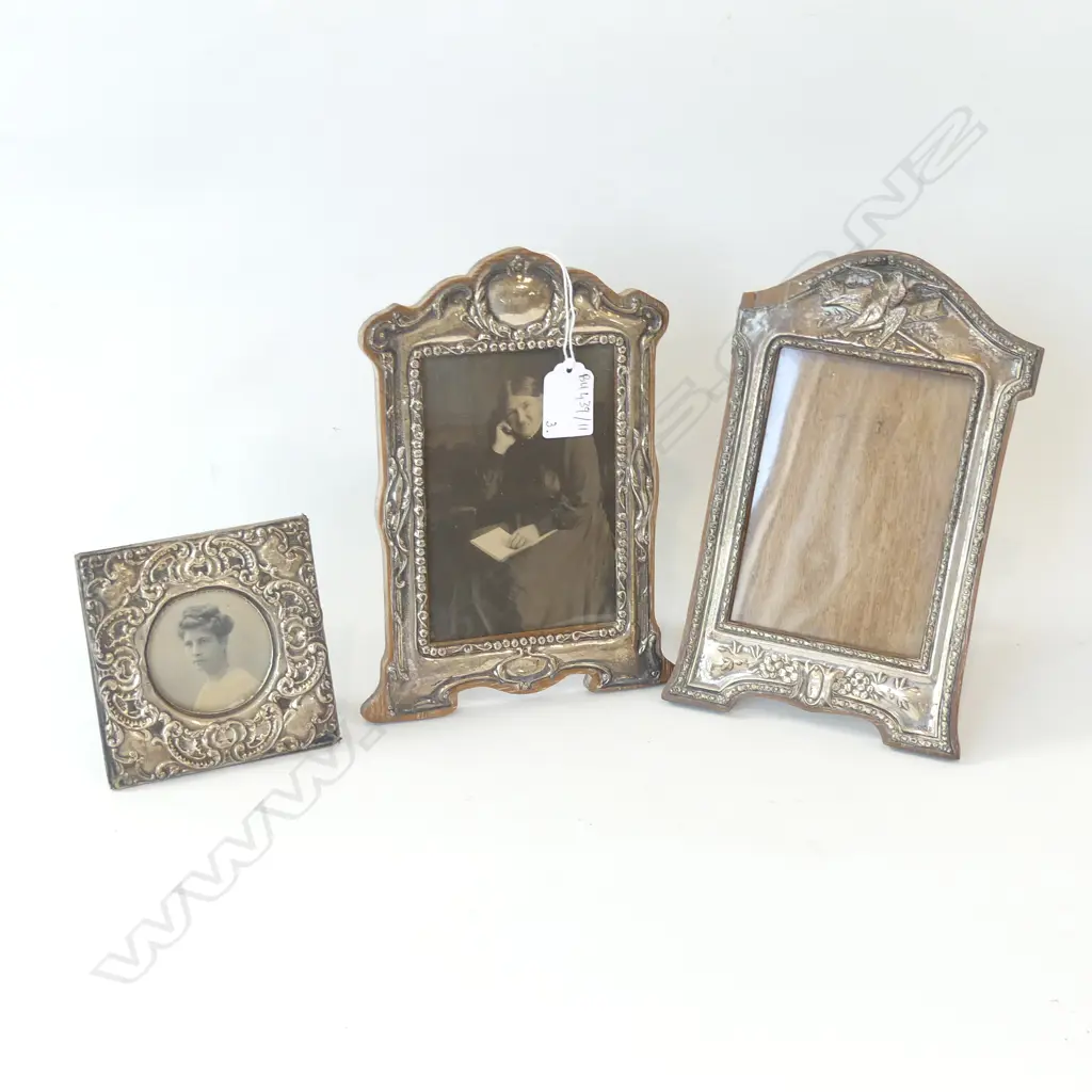 3 STG PHOTO FRAMES Image 1++