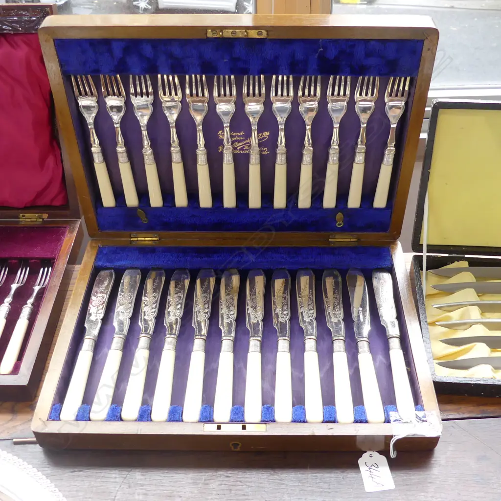 WOODEN CASED 24 PC FAUX IVORY & SILVER PLATE FISH KNIVES & FORKS Image 1++