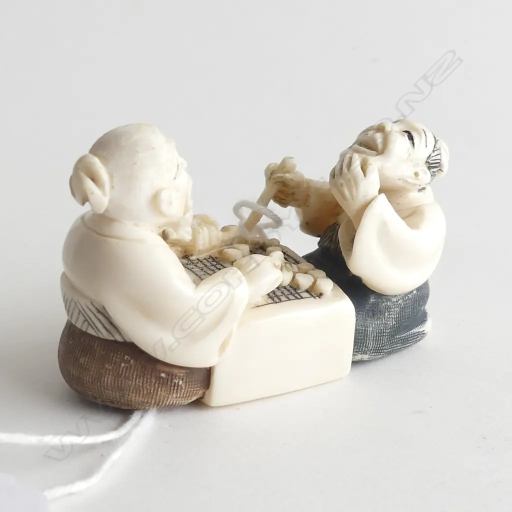 FINELY CARVED IVORY NETSUKE; 2 MEN PLAYING MAHJONG L 50MM Image 1++