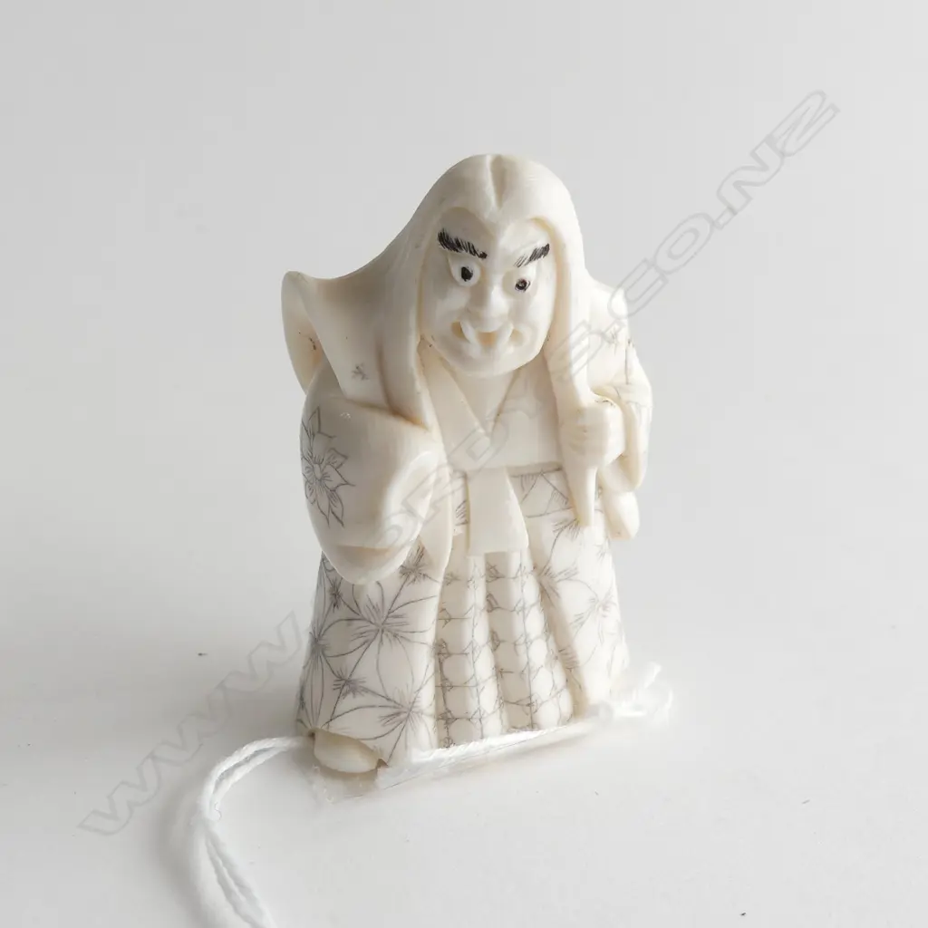FINELY CARVED IVORY NETSUKE, ORIENTAL MAN, H 50MM Image 1++