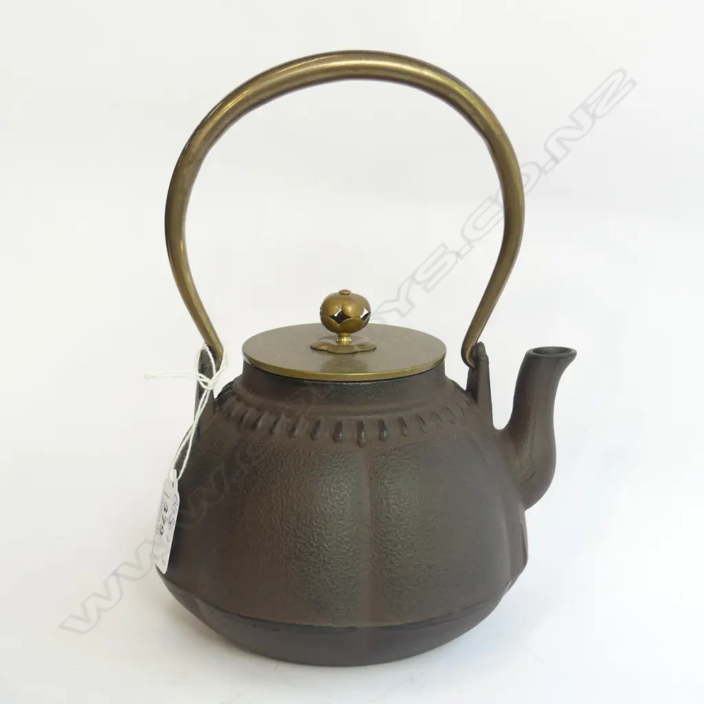 JAPANESE IRON TEAPOT H. 240MM Image 1++