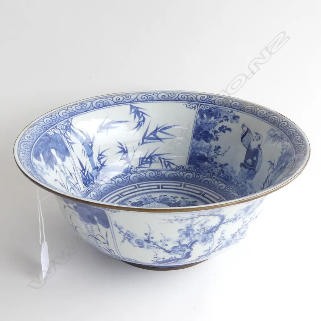 LARGE B/W BOWL 305mm dia HAND PAINTED IN THAILAND Image 1++