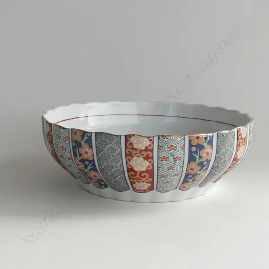 ORIENTAL IMARI STYLE BOWL - MAKER UNKNOWN DIA 210MM