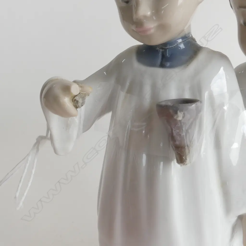 2 LLADRO FIGURES; PR CHOIRBOYS (H 175MM) & GIRL WITH DOLL (H 285MM) BOTH NEED REPAIRS Image 1++