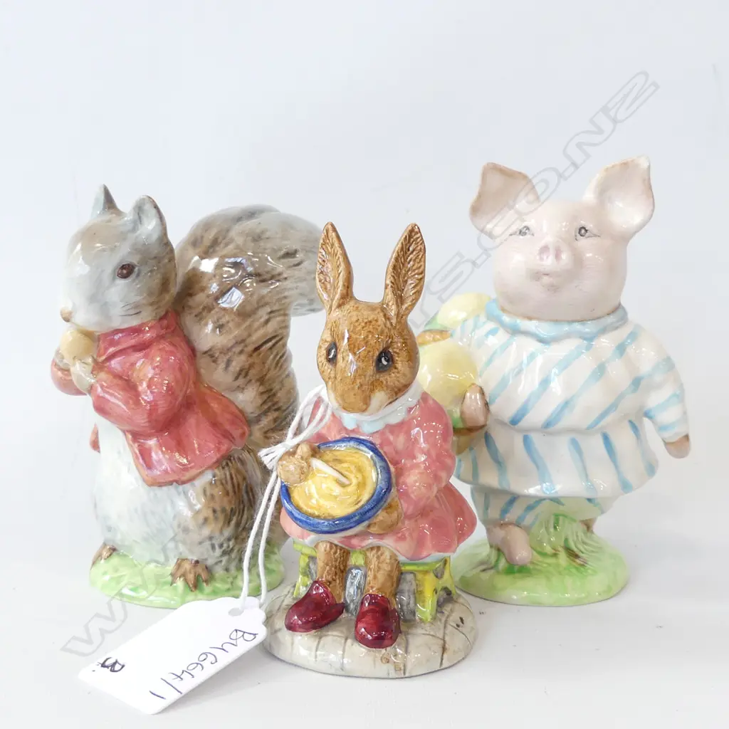 3 CERAMIC BEATRIX POTTER FIGURINES; 1 ROYAL DOULTON, 2 BESWICK... Image 1++