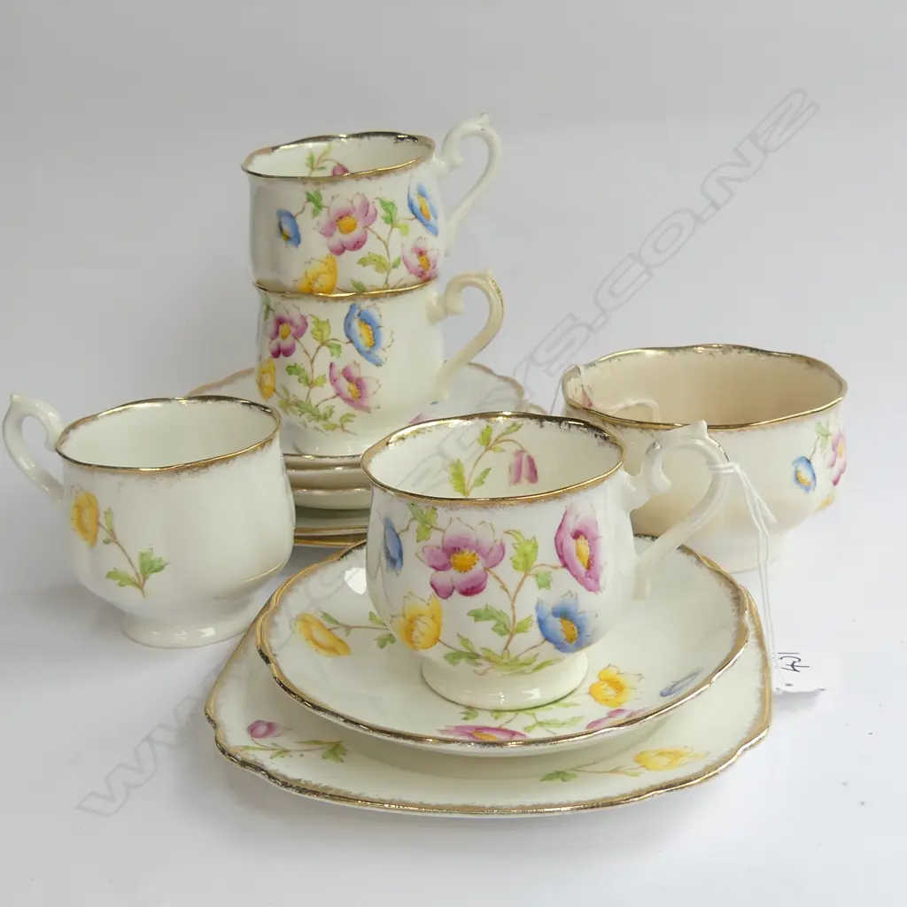 ROYAL ALBERT PART TEA SET;  4 TRIOS & SUGAR BOWL ( BOWL IS BRUISED)  Image 1++