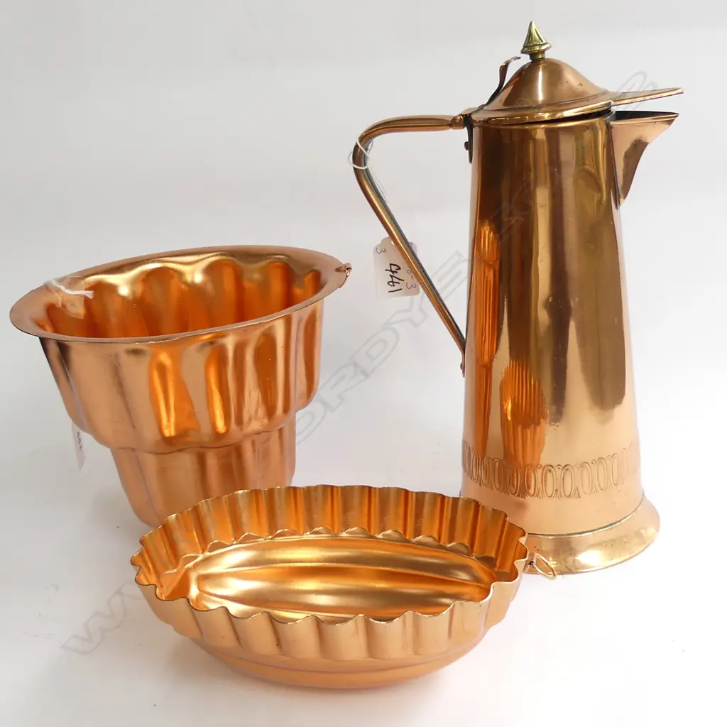 3 COPPER PCS; 1 JUG (H 270MM) + 2 MOULDS LARGEST 180 X 160MM Image 1++