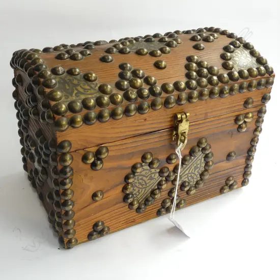 EMBELLISHED WOODEN KEEPSAKE BOX