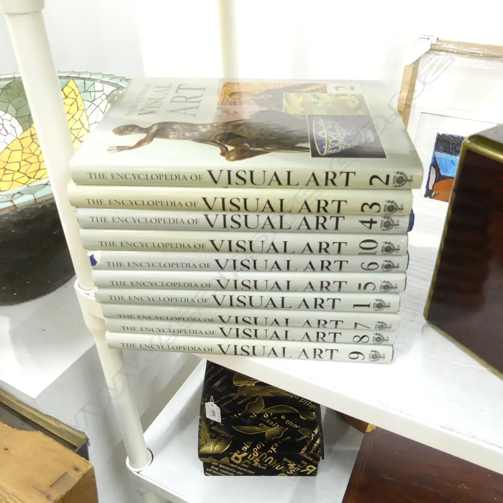 QTY ARTS ENCYCLOPEDIA VOLUMES Image 1++