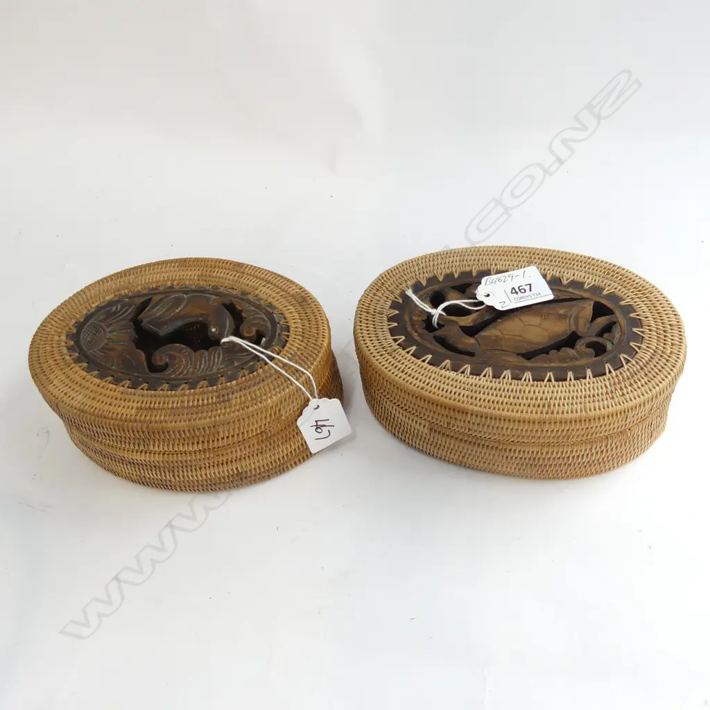 2 LOMBOK OVAL WOVEN BASKETS lids with carved frog & turtle 160mm Image 1++