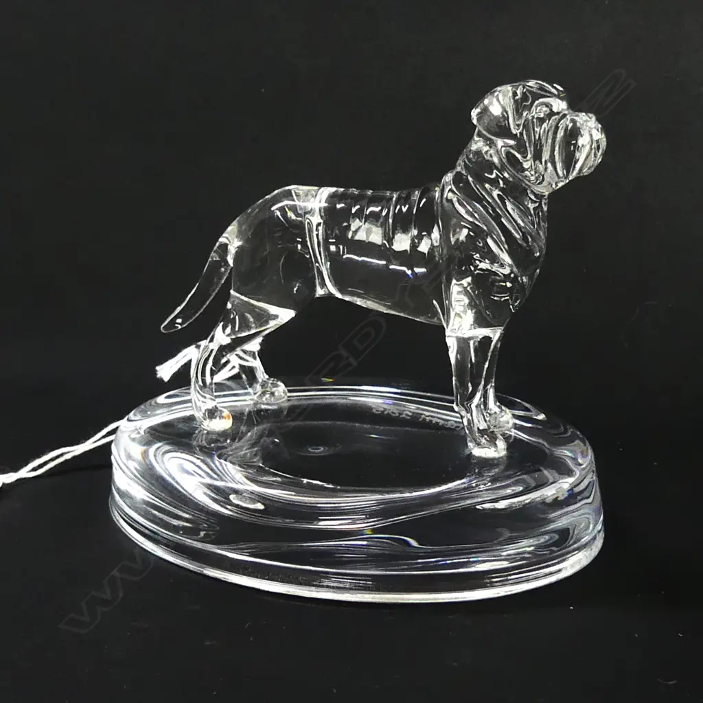 BULL MASTIFF GLASS STATUETTE - SIGNED & DATED 'NEIL HARRIS 2016' Image 1++
