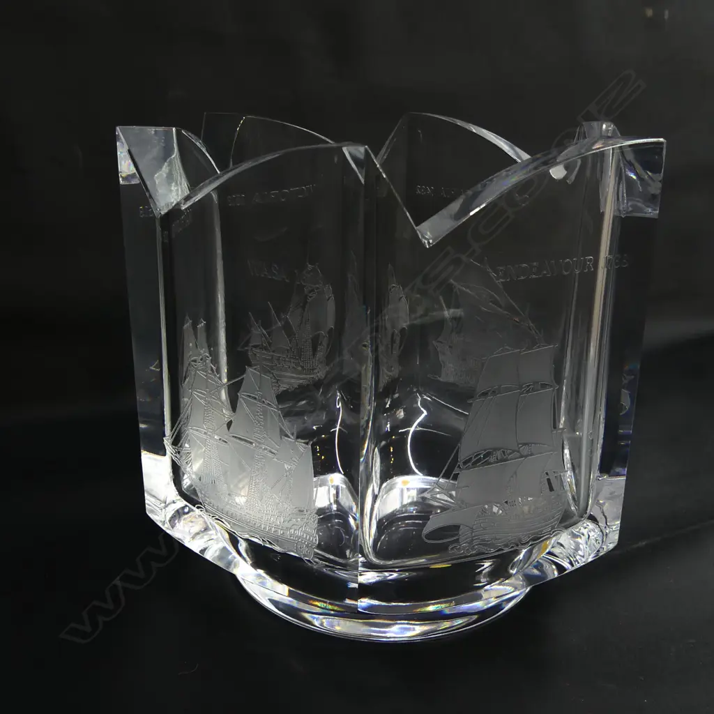 KOSTA CRYSTAL SHIP BOWL, CASED H.280mm Image 1++