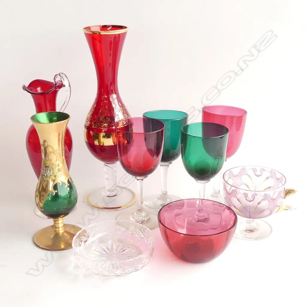 SM BOX COLOURED GLASS; GREEN & RED STEMMED GLASSES, VENETIAN GLASS VASE ETC. Image 1++