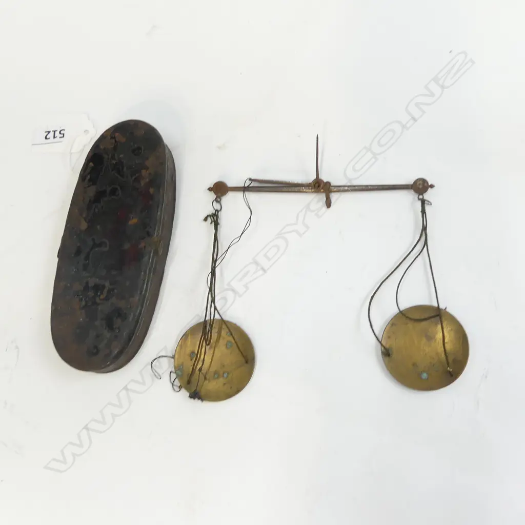 VICTORIAN GOLD SCALES WITH SINGLE WEIGHT IN TIN CASE L 130MM Image 1++