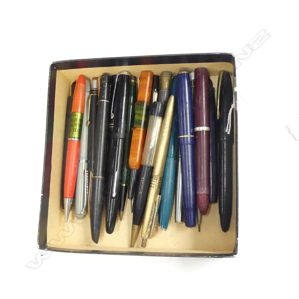 BOX 22 VINTAGE FOUNTAIN PENS & PENCILS - ASST MAKES Image 1++