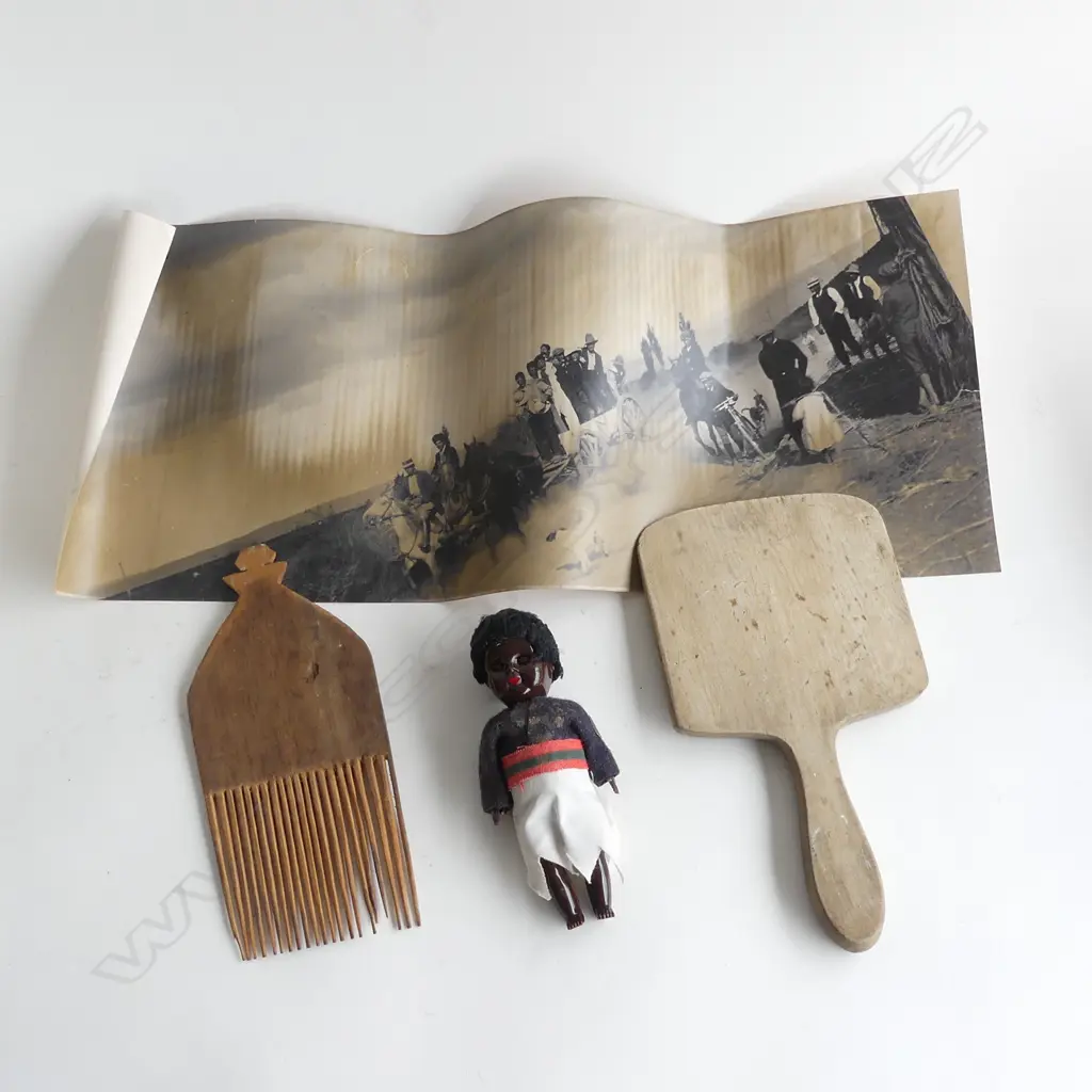 PANORAMIC MAORI PHOTO + OLD PLASTIC DOLL + COMB + OLD BUTTER PAT Image 1++