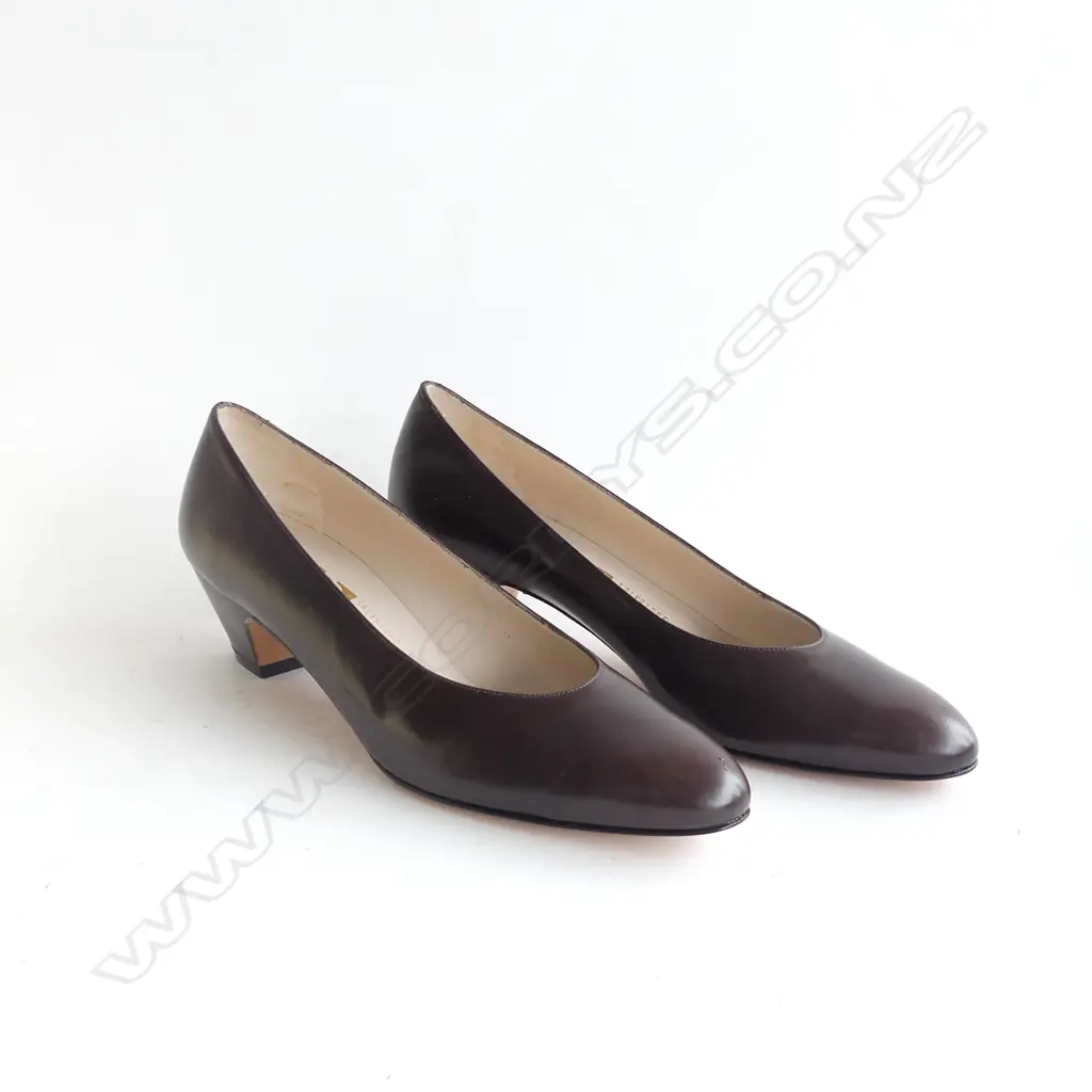 PR VINTAGE FERRAGAMO BROWN LEATHER PUMPS SIZE 7.5 BOXED  Image 1++