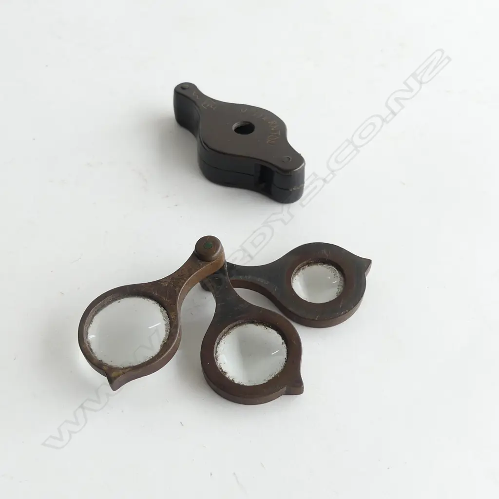 TWO ANTIQUE HORN & WOOD POCKET FOLDING MAGNIFYING GLASSES 3 & 2 LENS Image 1++
