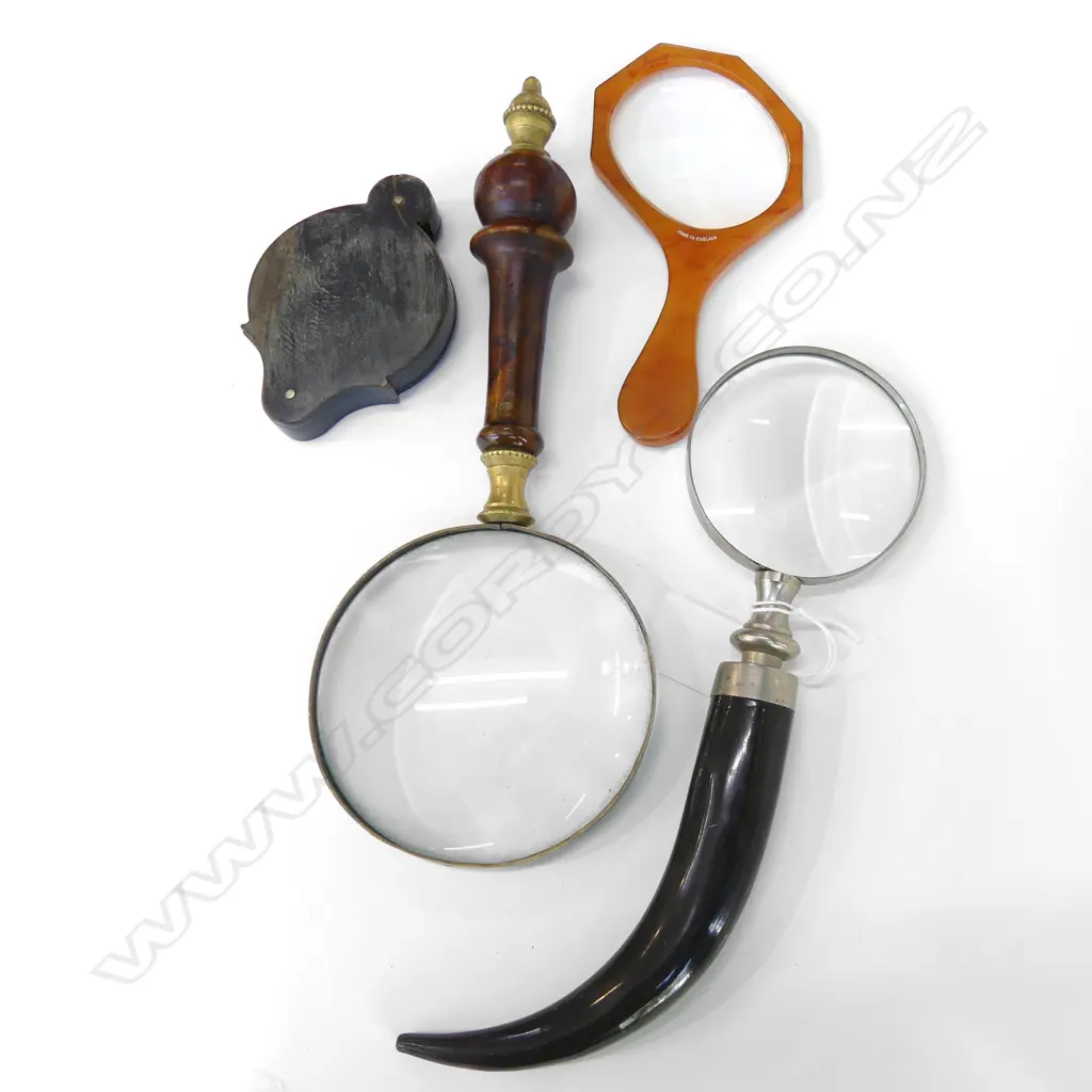 FOUR COLLECTABLE MAGNIFYING GLASSES Image 1++