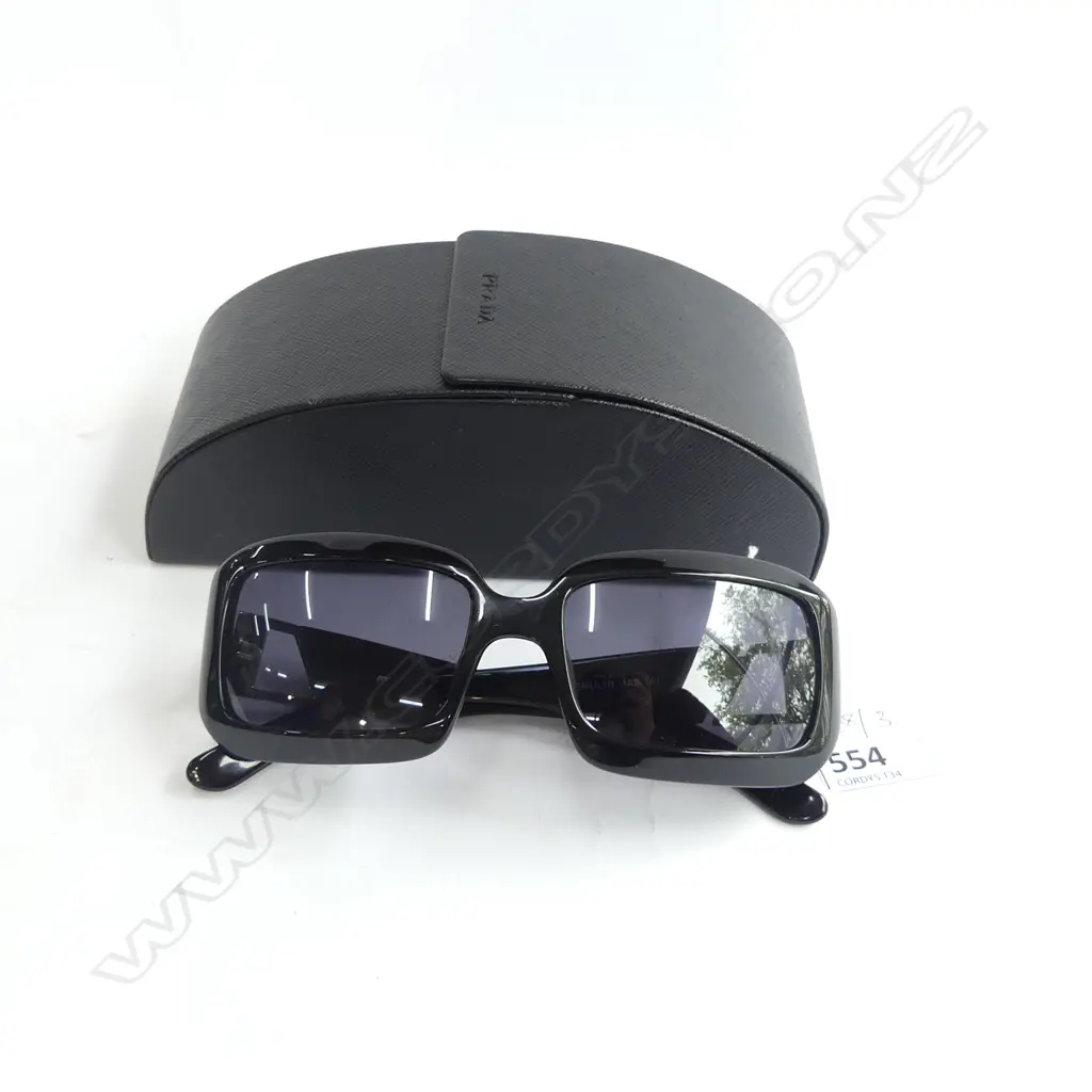 MIU MIU SUNGLASSES IN PRADA CASE Image 1++
